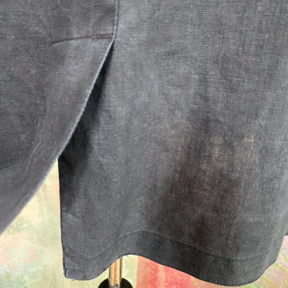 πSarah Spencer Basic Piece Black Linen Blouse - Picture 5 of 15